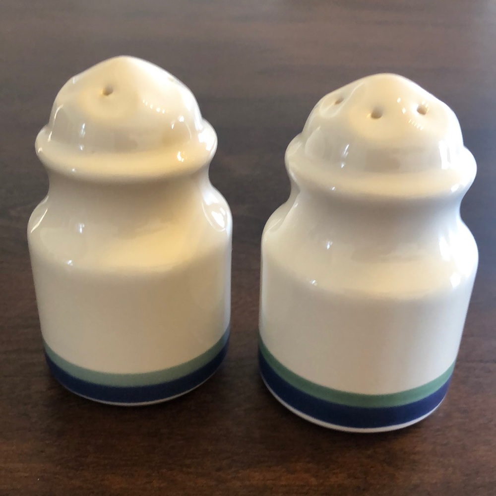Pfaltzgraff Northwinds salt and pepper shakers